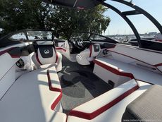 2015 Scarab 215