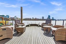 Beautiful 1,848 sq. ft. houseboat for sale, SW10