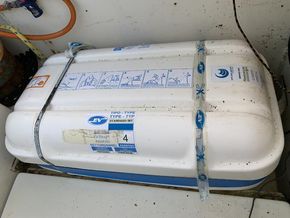 Life raft