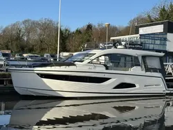 2019 Sealine C390