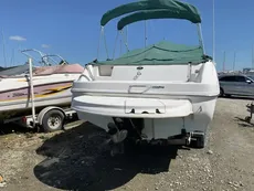 2001 Sea Ray 225 Weekender