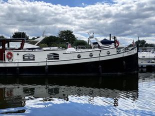 CENTRAL CRAFTSWORK LTD. 16.8m REPLICA DUTCH BARGE AT FARNDON MARINA