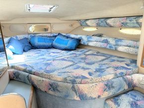 1995 Sea Ray 330 Sundancer 25