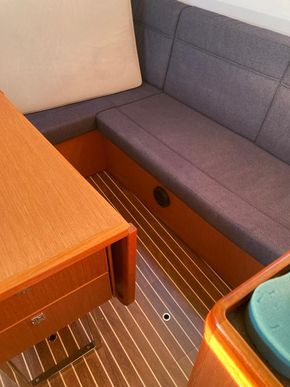 2018 Bavaria Cruiser 37 14