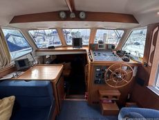 2001 Aquastar 38