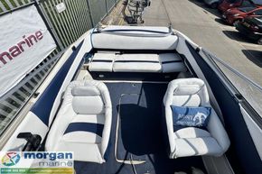 Bayliner 2252 - seating