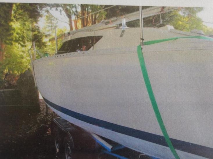GIB'SEA 242 TRAILER SAILER, OUTBOARD, LOVELY