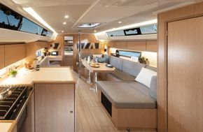 2025 Bavaria C42 14