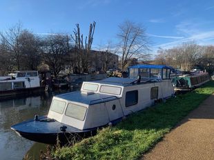 40-foot Dutch Barge live-aboard