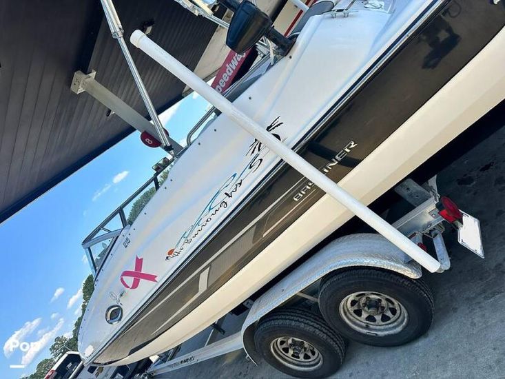 2015 Bayliner 215 br