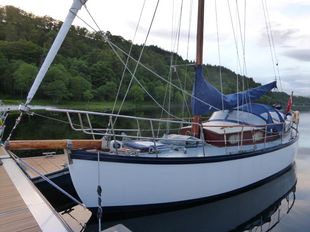 HILLYARD 9 TON 33' OF CLASSIC YACHT &pound;14750 recent engine