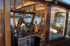 Charming well maintained 26m Luxe Motor fully converted ready to go