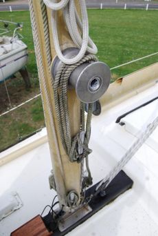 1972 Halcyon Clipper 27