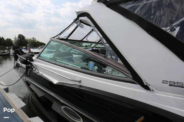 2019 Monterey 295 sport yacht