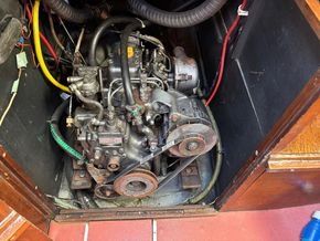 Seamaster 925  - Engine