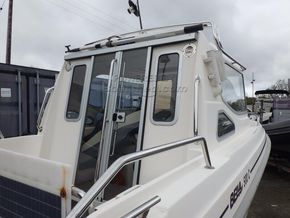 Bella 580 C Motor Boat - Companionway