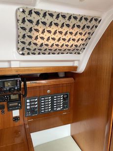 Beautifully maintained Dufour 32 Classic wheel steering shoal draft