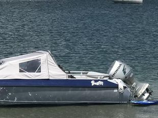 Skiff Deep V Power Boat - Immaculate Condition