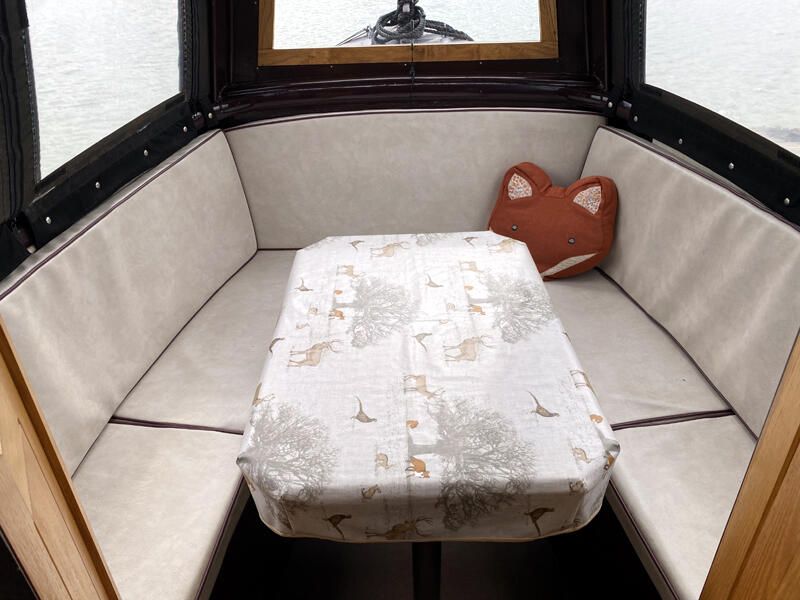 Cratch Table