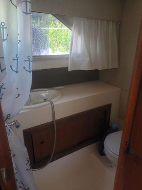 Toilet/Shower