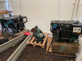 Pair of Volvo D4-175 w  extensive spares