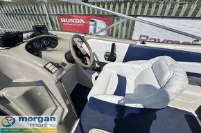 Bayliner 2252 - pilot seat