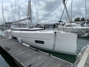 2019 Bavaria C45 Style 11