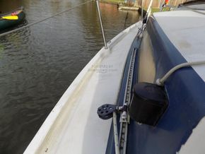 Pegasus 700  - Side Deck