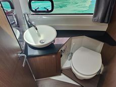 2021 Jeanneau Merry Fisher 1095  Flybridge