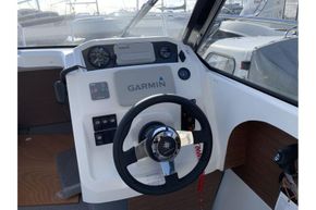 Jeanneau Merry Fisher 605 - helm position