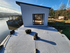 Barge Houseboat 83ft House Boat in Idyllic Cornish River.  - Exterior