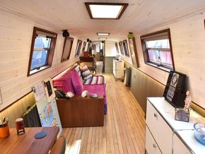 Narrowboat 70ft with Residential London Mooring - Saloon