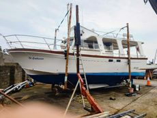CORVETTE 32 CLASSIQUE - trawler yacht, twin Volvos   &pound;45000