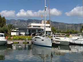 2018 Bavaria Vision 42 3