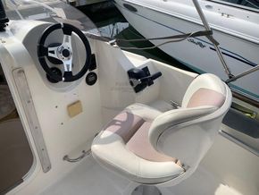 Quicksilver 470 Cruiser With new engine!  - Helm