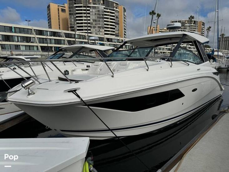 2021 Sea Ray 320 sundancer