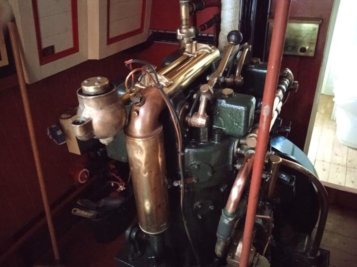 62 ft Trad R W Davis, with survey report