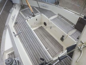 Victoria 30 Sailing Sloop - Cockpit