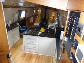 Collingwood Wide Beam 57 Cruiser Stern - Interior