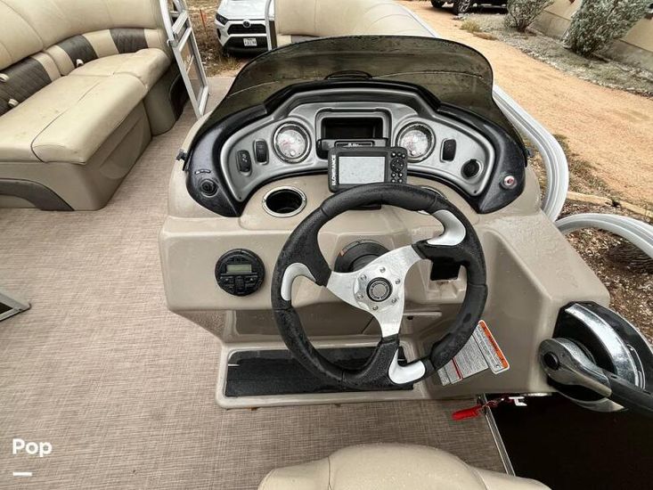 2020 Sun Tracker 22 dlx