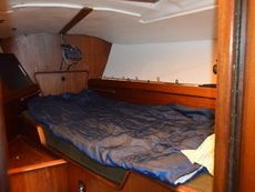 1982 Oyster 37