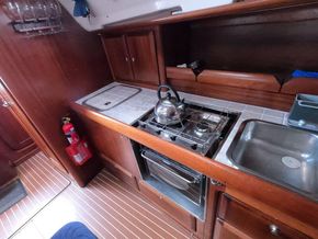 Bavaria 36 Holiday - Galley