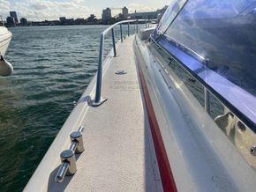 Sunseeker Thunderhawk 43  - Side Deck