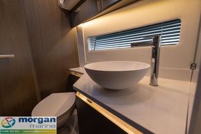 Jeanneau Merry Fisher 1295 Flybridge - toilet compartment