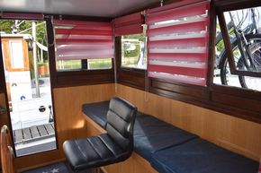 Wheelhouse back windows