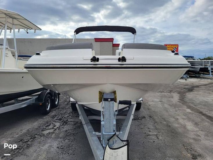 2018 Bayliner 210 deck boat