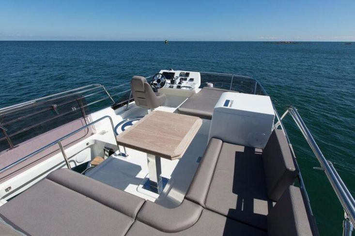 2019 Prestige 420 Fly