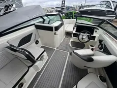 2022 Sea Ray SPX 230