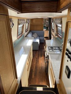 Beautifully Refurbished Trad Narrowboat