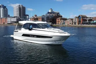 2017 Jeanneau NC 33